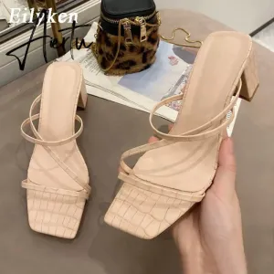 Aiertu Elegant Women Dress Shoes Summer Outdoor Beach Clip Toe Narrow Band Square Heels Slippers Fashion Peep Toe Sandalen