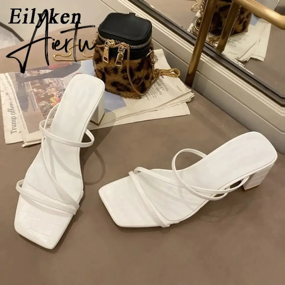 Aiertu Elegant Women Dress Shoes Summer Outdoor Beach Clip Toe Narrow Band Square Heels Slippers Fashion Peep Toe Sandalen