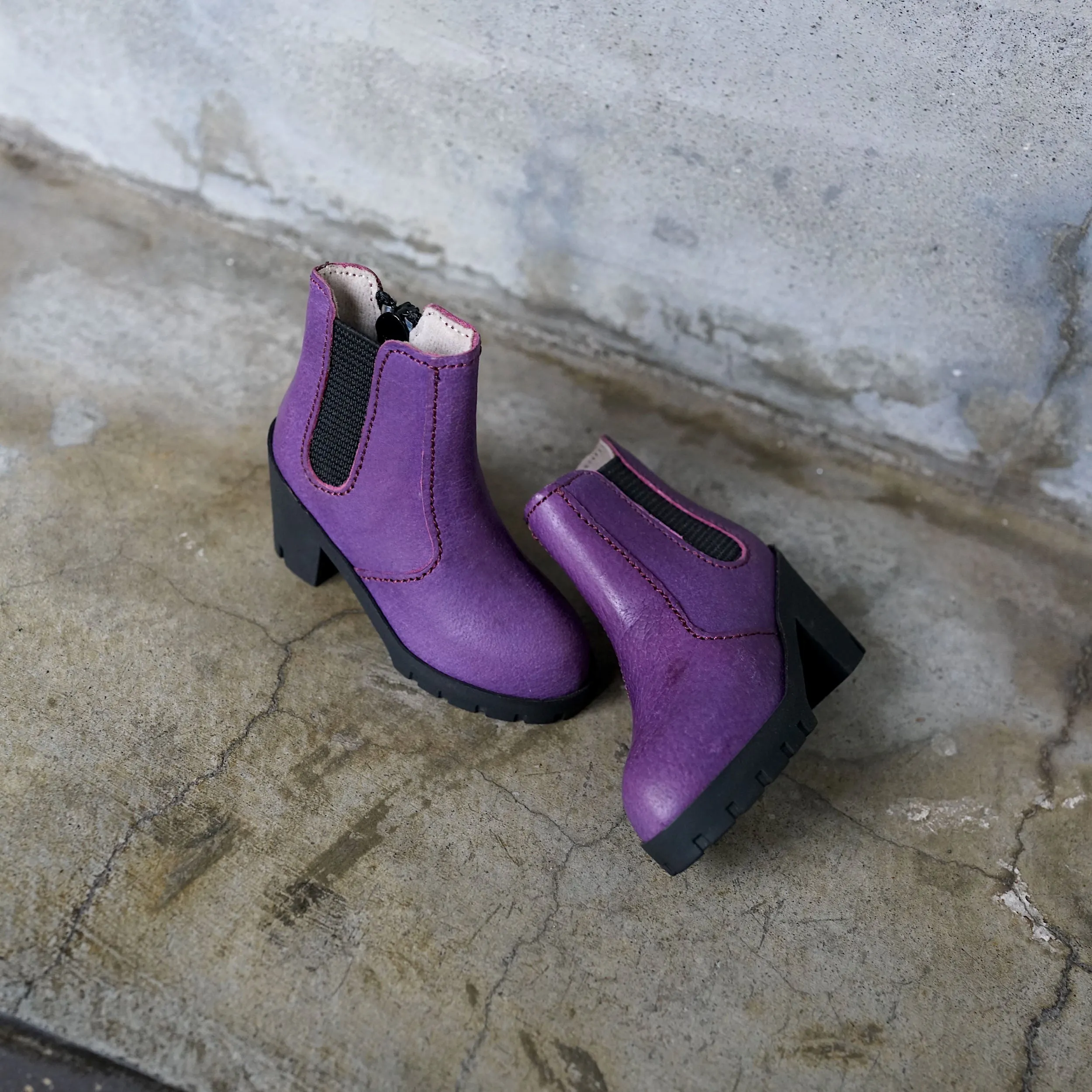 Chelsea Boots (Purple Rain)