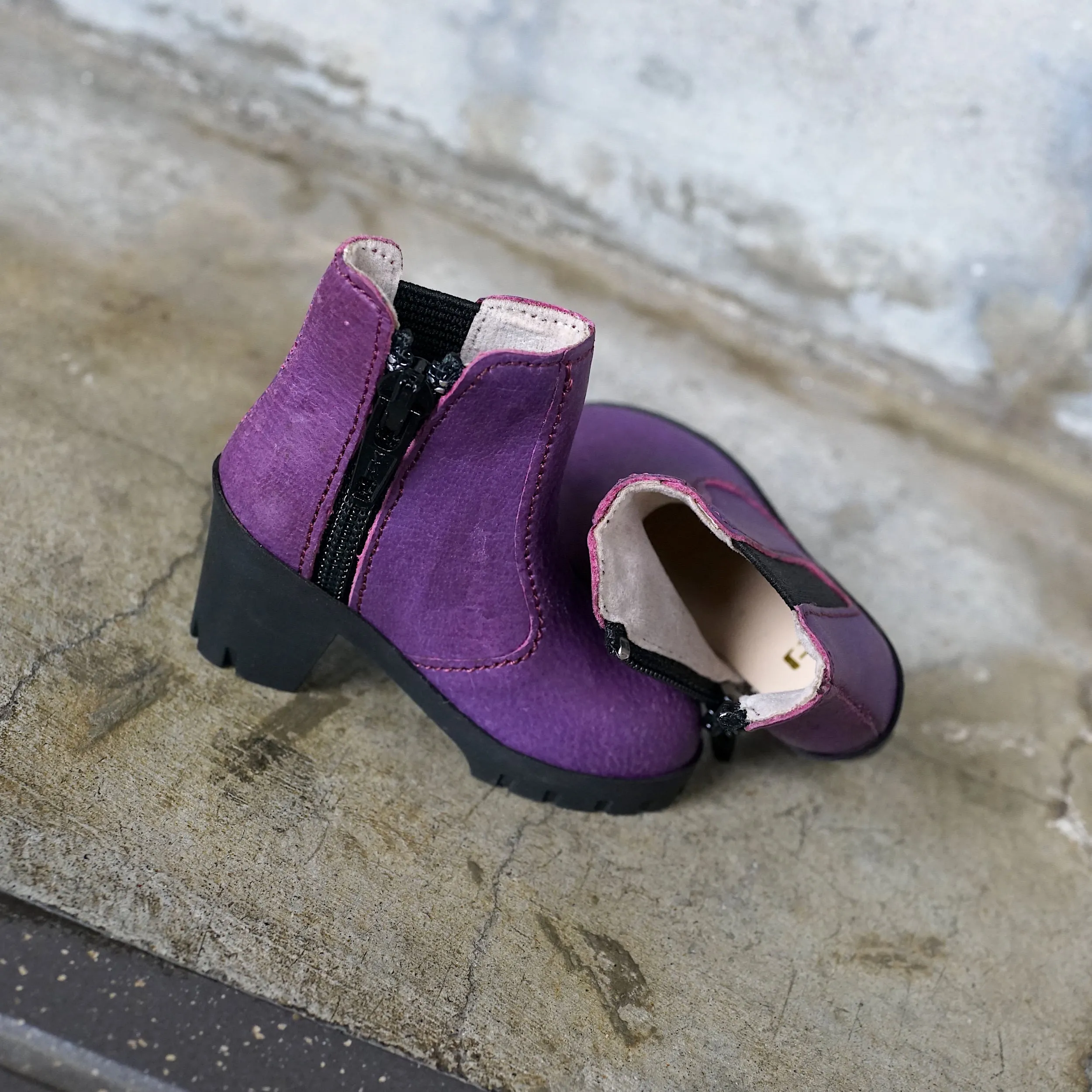 Chelsea Boots (Purple Rain)