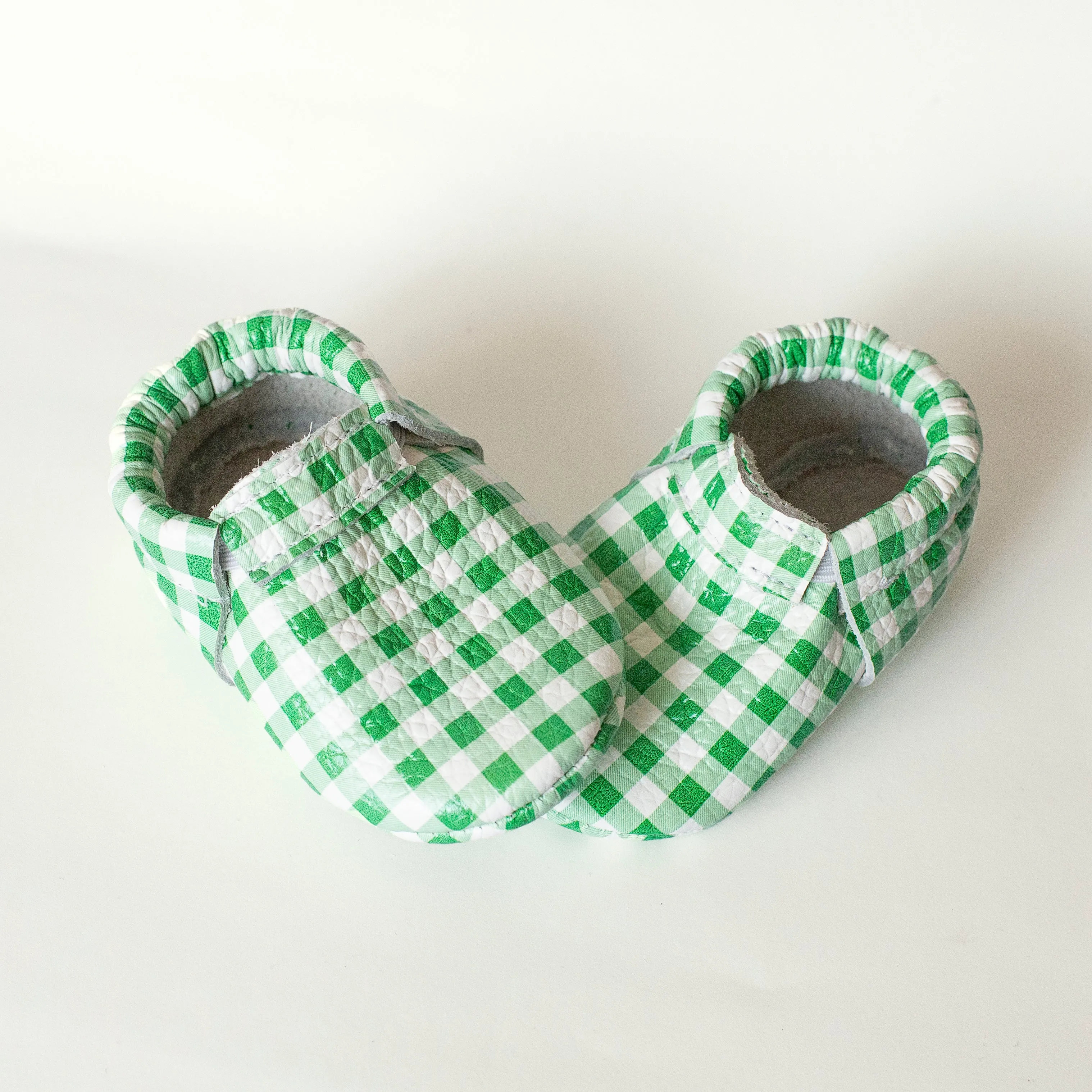 Gingham child shoes, checked pattern, newborn moccasins