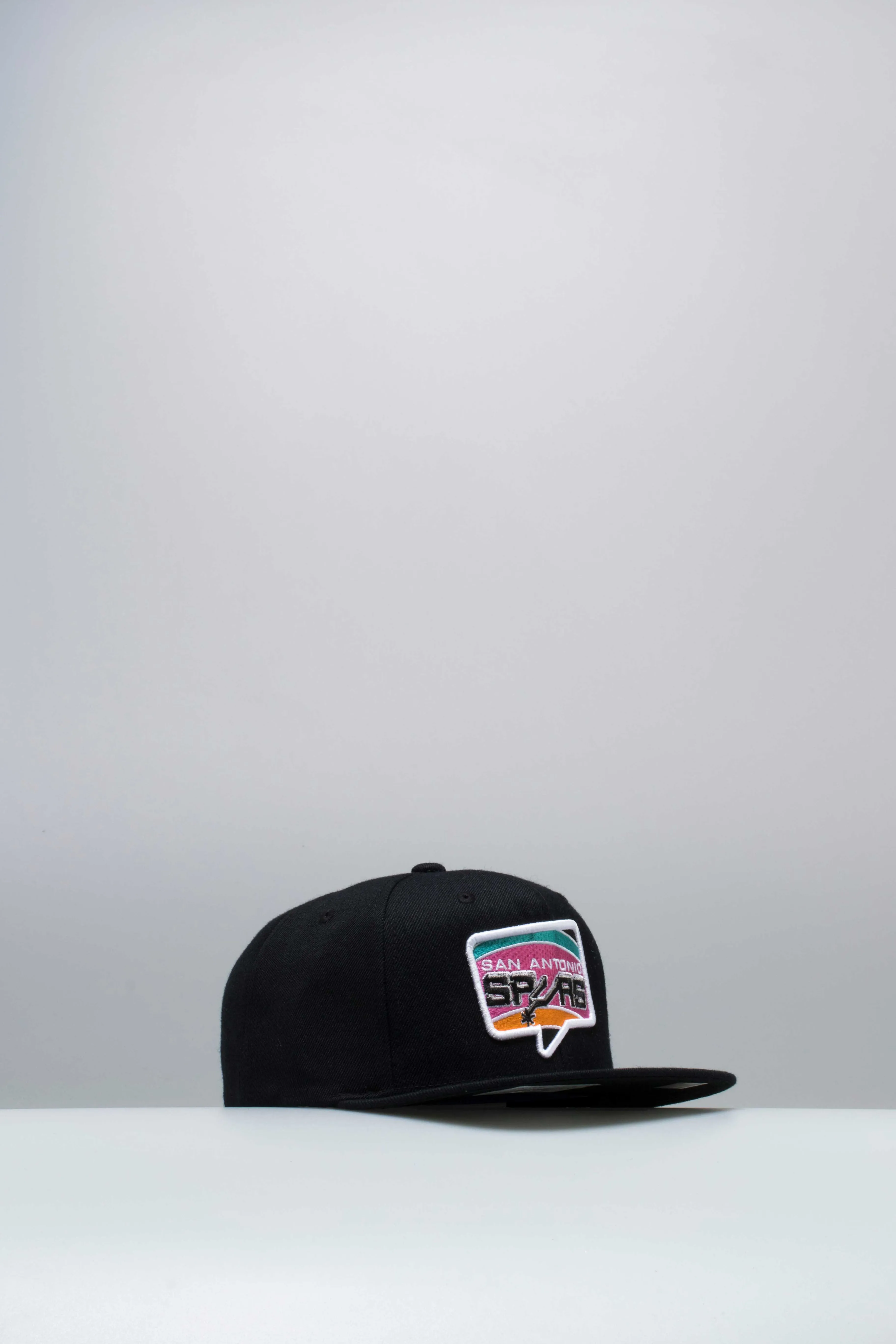 Nice Kicks X Mitchell & Ness NBA Talkbox Spurs Mens Snapback - Black/Coral