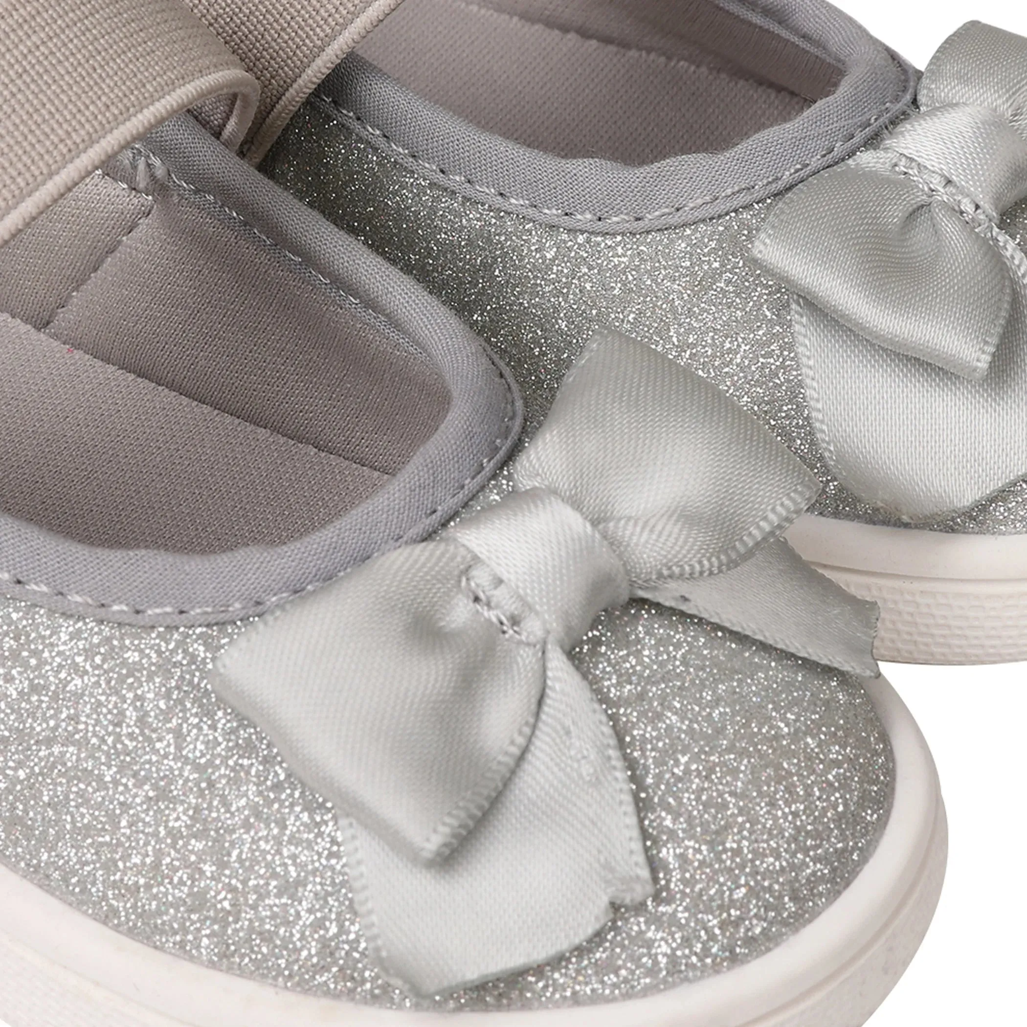 Oomphies Girls' (Sizes 5-12) Quinn Crib Flat - Silver Glitter