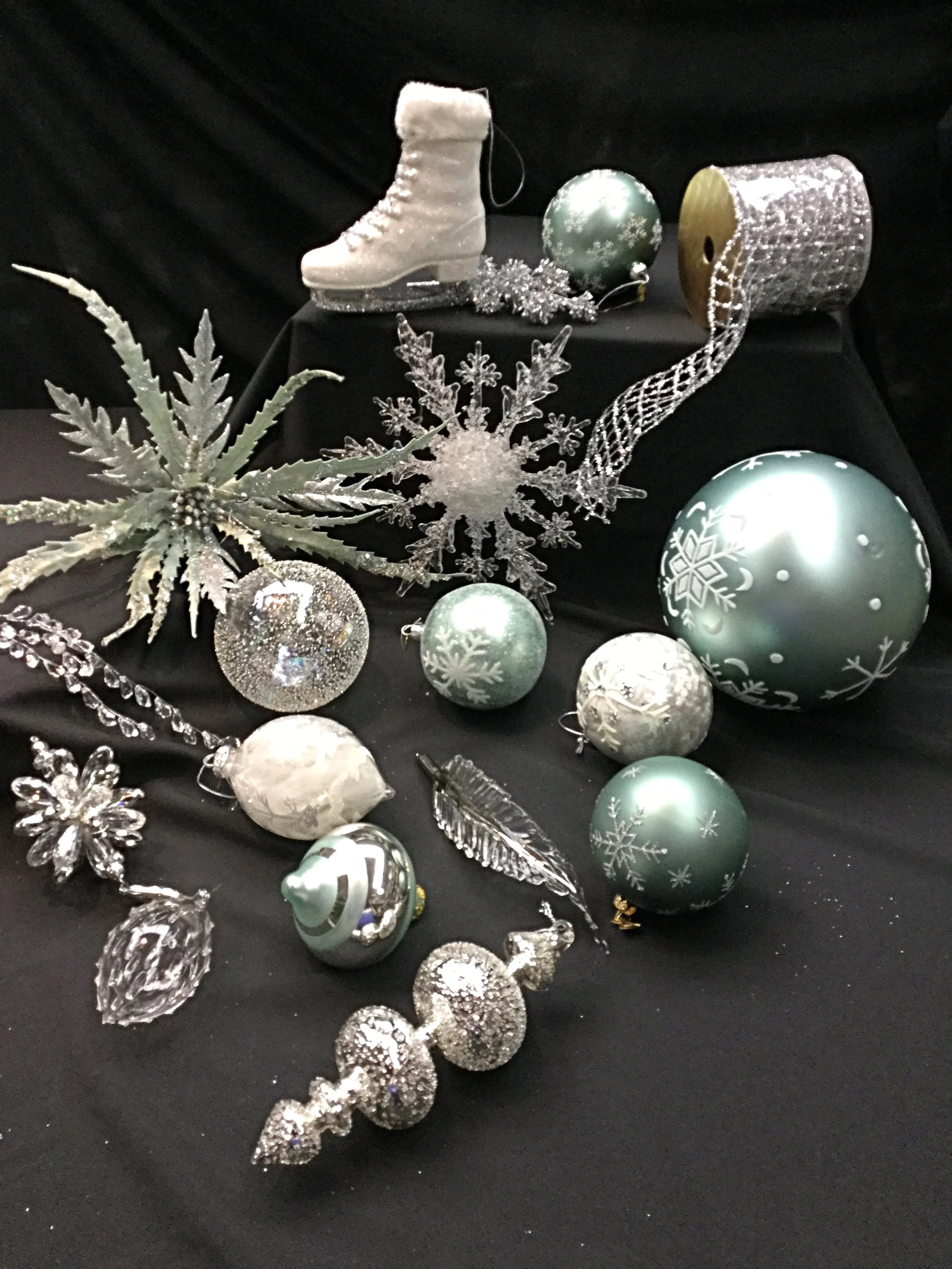 "Snow and Ice" Specialty Ornament Package